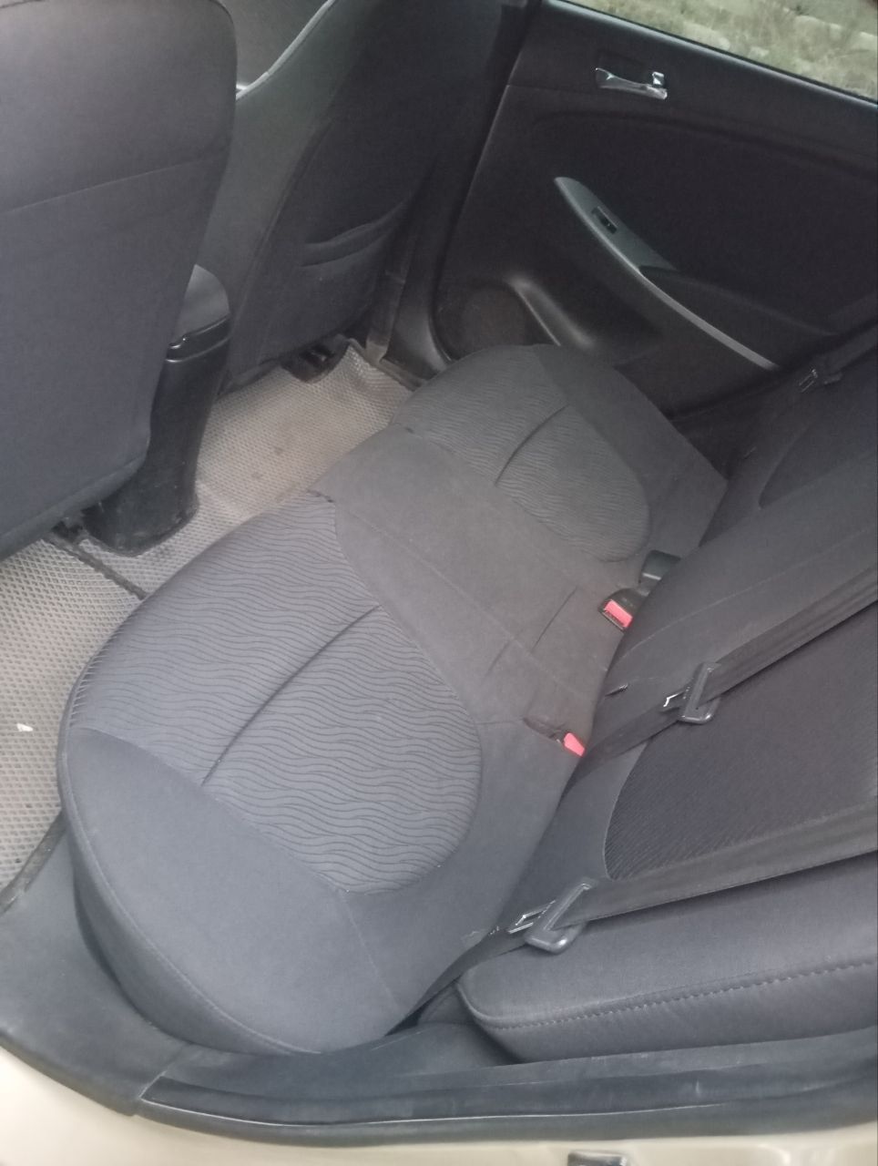 Hyundai Accent 2014 года почти в идеальном состоянии
