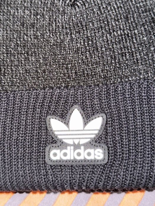 Adidas Originals Trefoil caciula de dama neagra One size noua