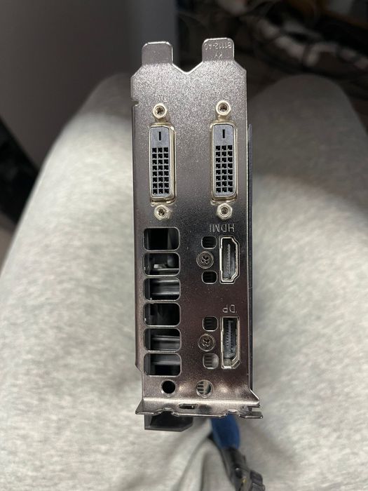 Placa video 1050TI 4GB