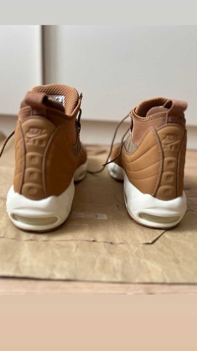 100%Оригинални NIke Air Max95 Sneakerboot-Ретро Модел в размер 42.5-43