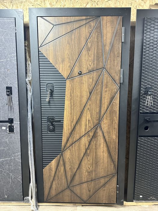 Входные, стальные двери со склада