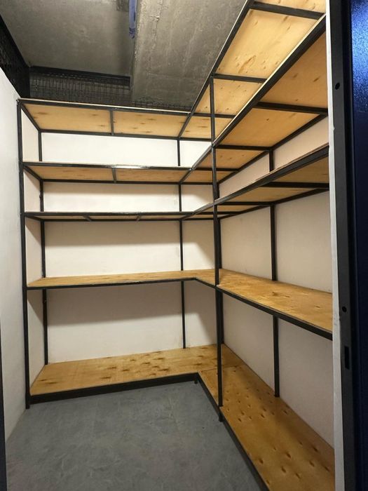 Стеллажи, полки в кладовку. Установка стеллажей