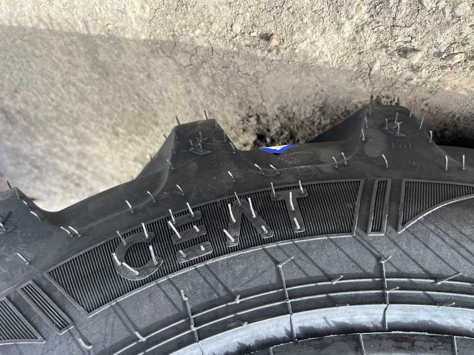 Marca CEAT anvelope 250/85R20 noi radiale pentru tractor fata