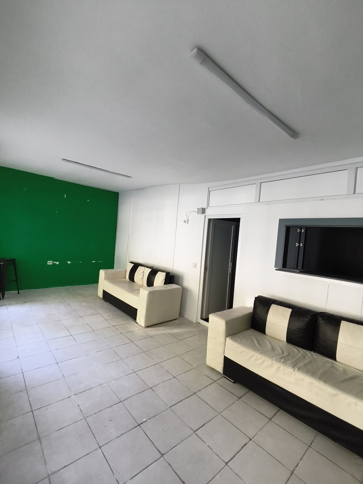 Spatii comerciale/birouri cu impact stradal