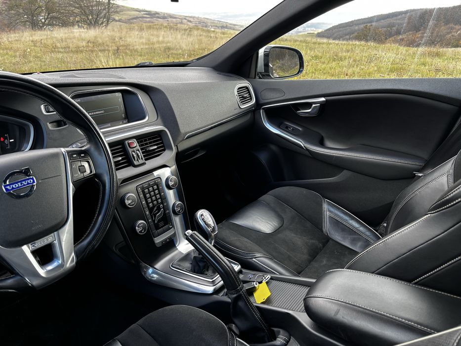 Volvo V40 R design - 2013