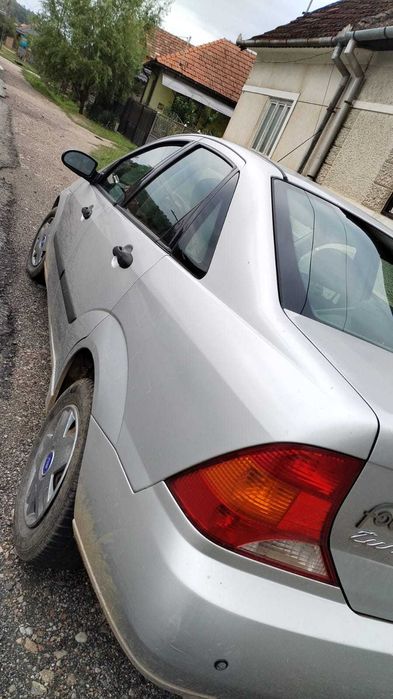 Ford Focus 1.6 Benzină – 2001 – 800€ negociabil