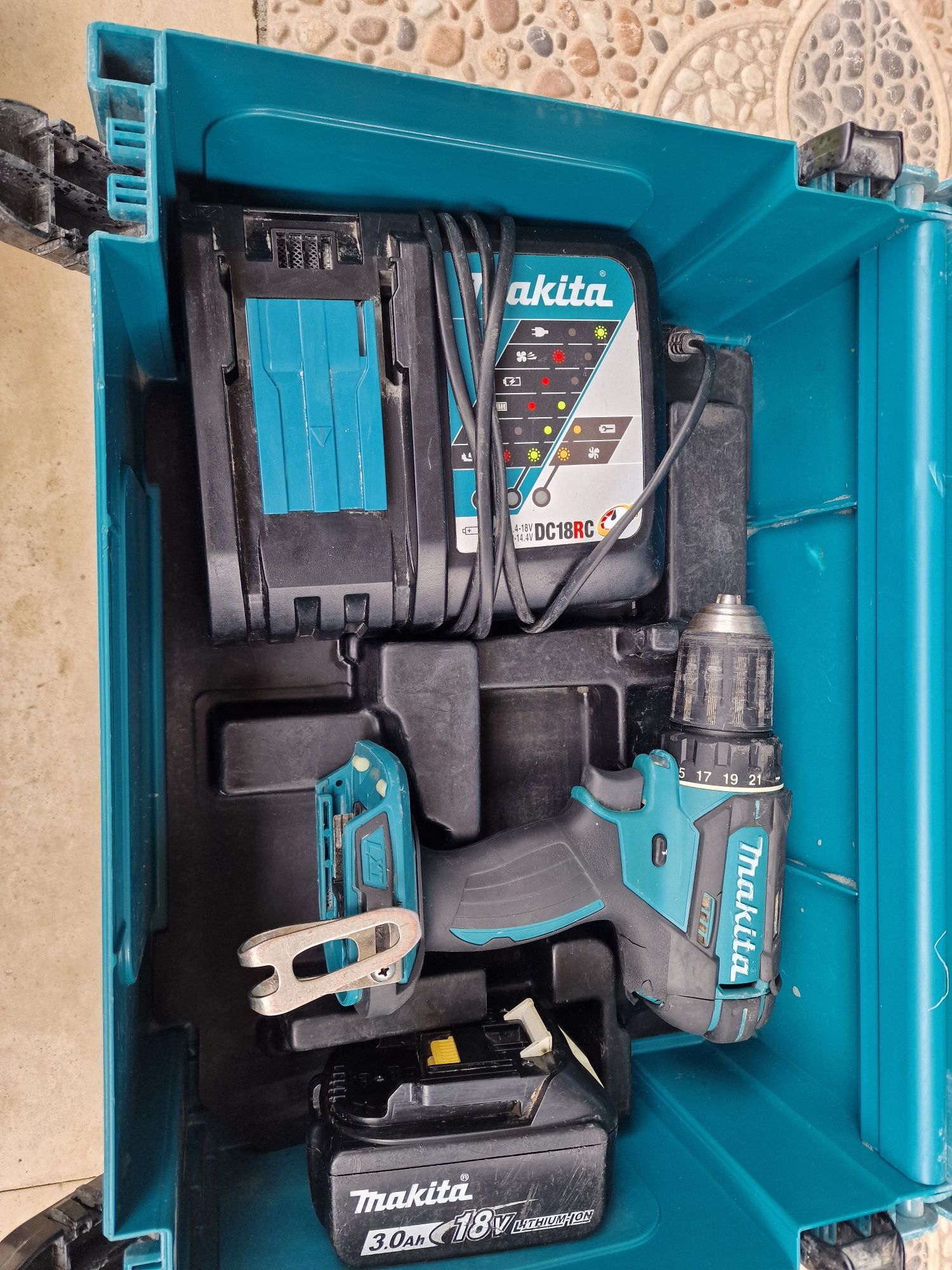 винтоверт Makita DDF482RFJ