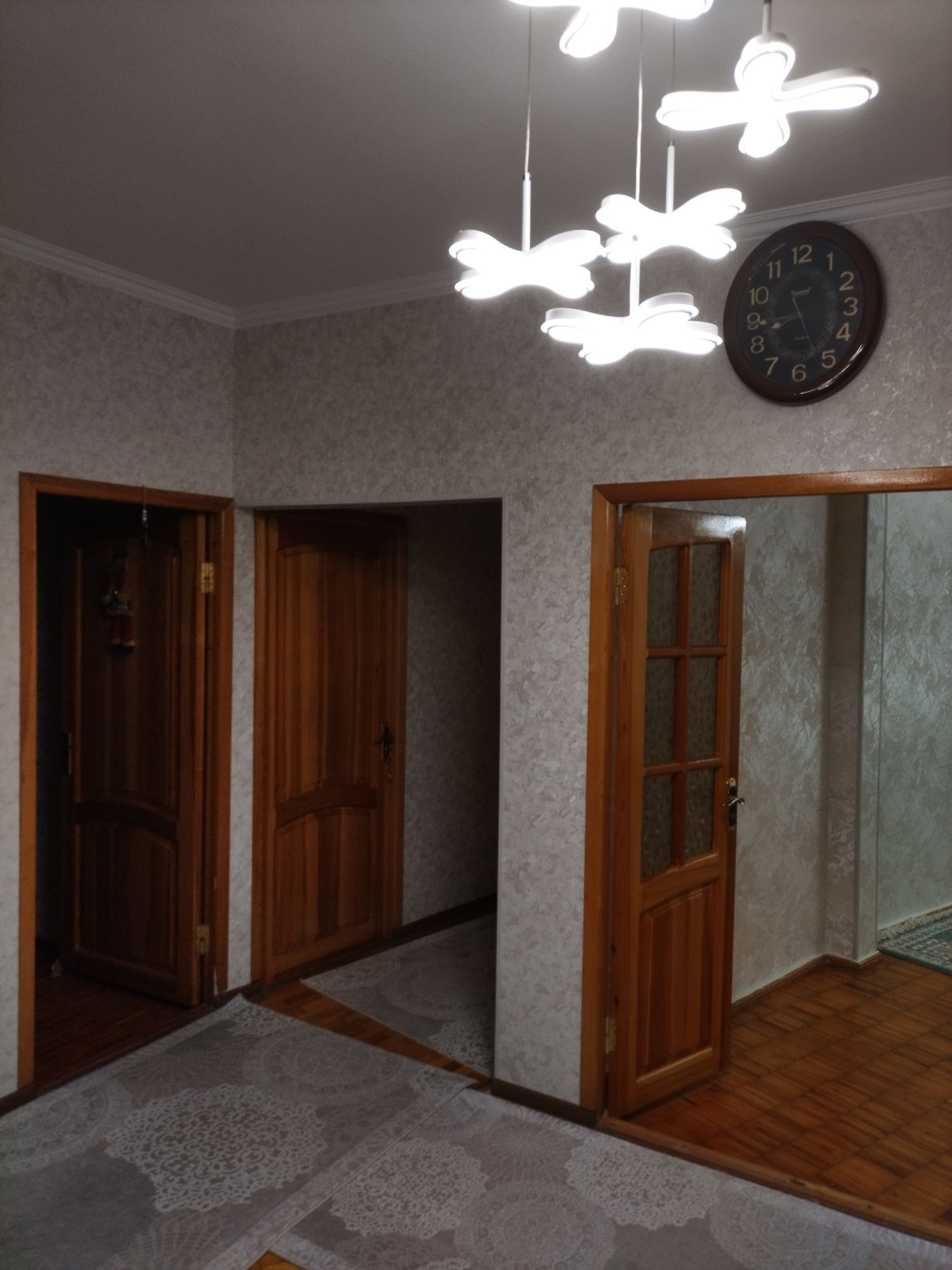 Продается своя квартира на Ахмад югнаки