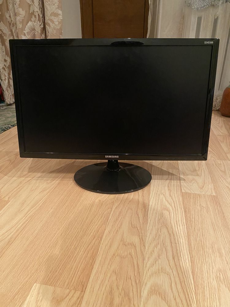 монитор Samsung s24d300h