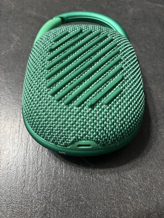 JBL Clip 4.