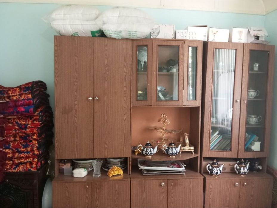 Стенка Мебел сотилади срочни
