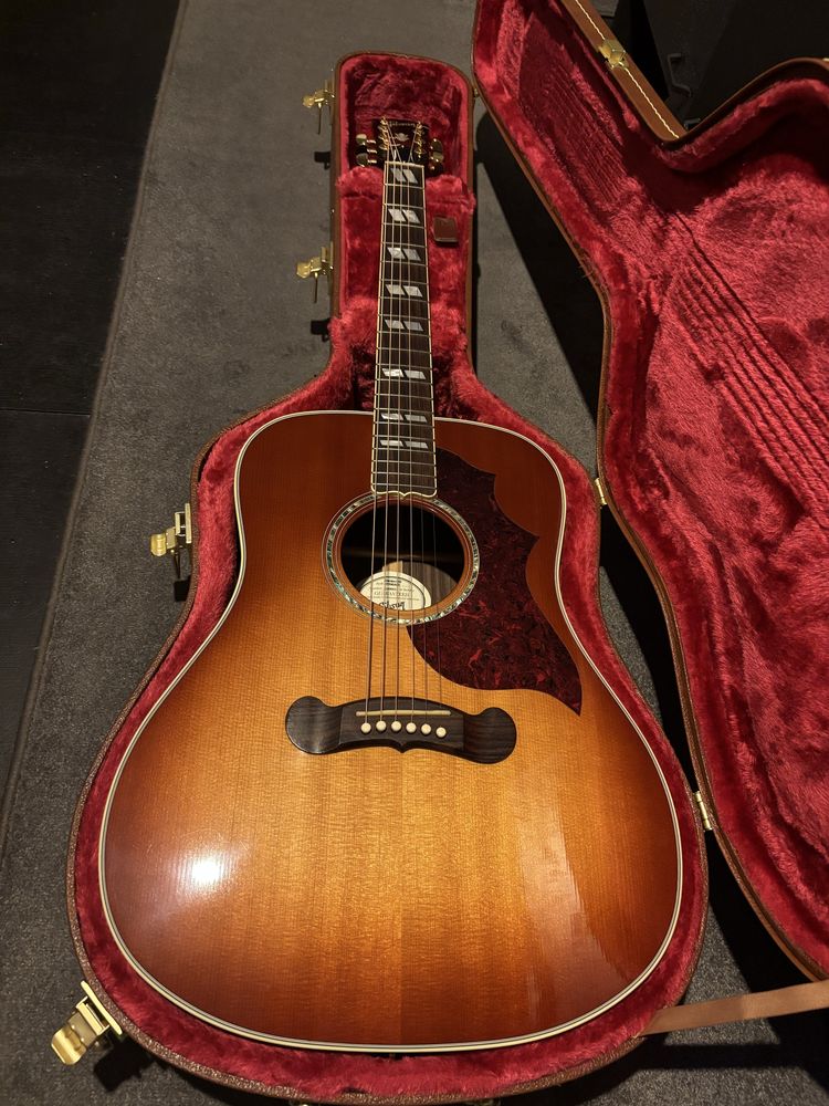 Gibson Songwriter Standard