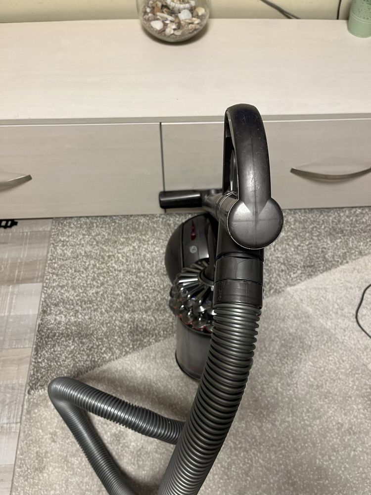 Прахосмукачка Dyson dc52