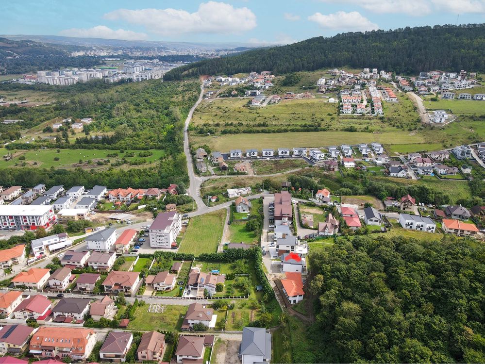 PF vând casă INDIVIDUALA NOUA zona parc Poligon