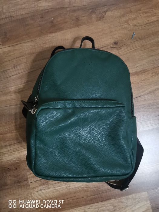 Ghiozdan din piele ecologica