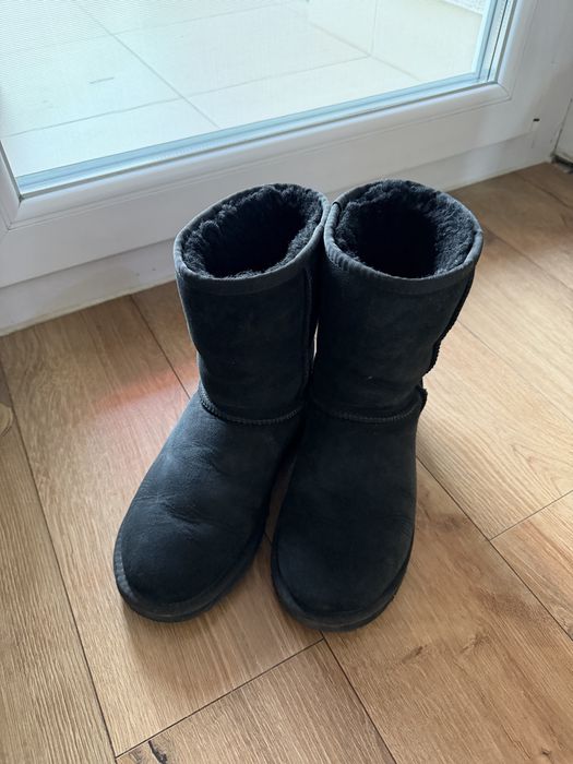 Vand cizme ugg negre originale marimea 38