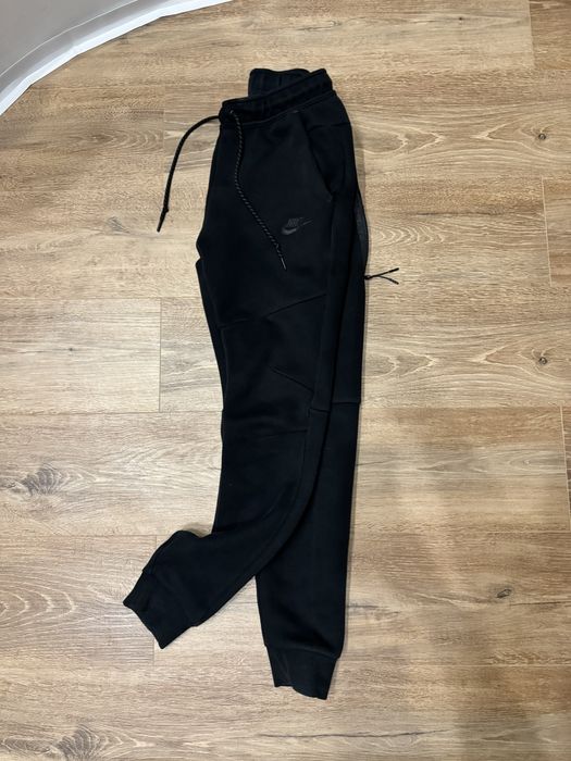 Nike Tech Fleece Оригинален, носен няколко пъти, S размер