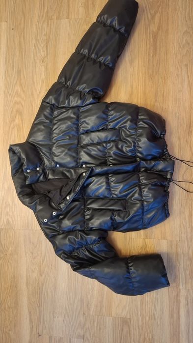 Черно кожено яке