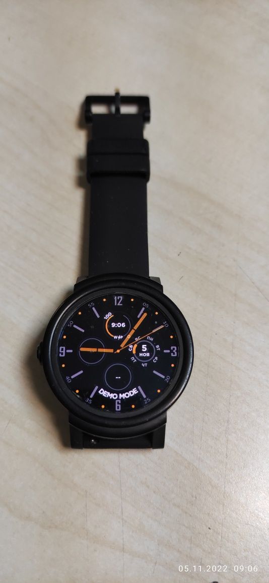 Смарт часы Ticwatch E