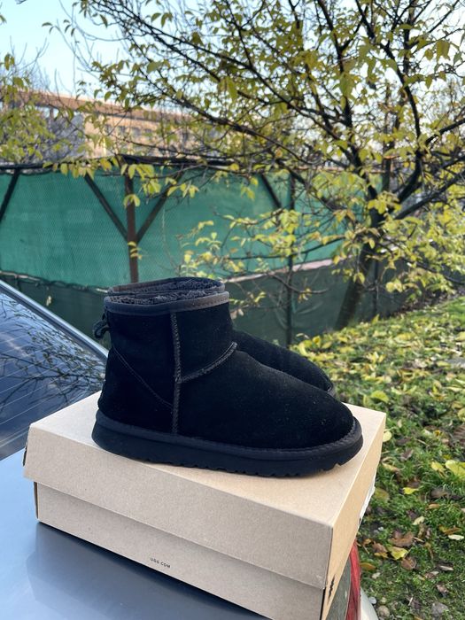 Ugg Mini marime 40