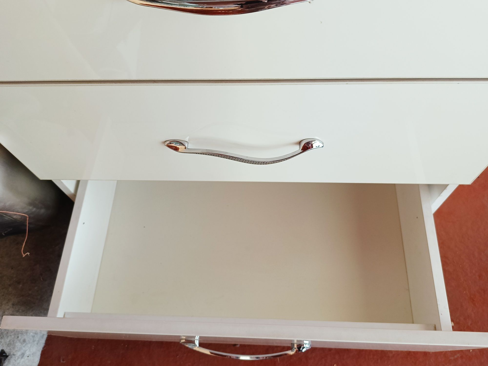 Bolalar xonasi uchun komod, o‘lcham 90×80×45 sm

Bolalar xonasi uchun