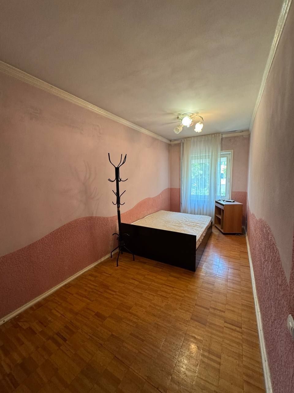 Космонавтов Продаётся 4/3/4 Метро карзинка 77-серия 98кв.м