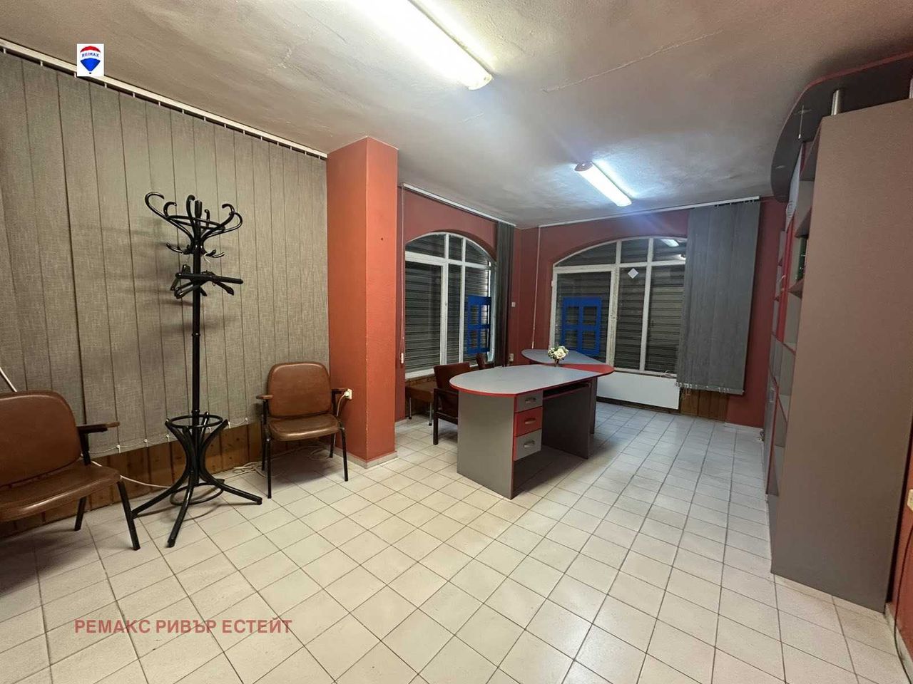Дава се под наем Офис в Русе, Център - 31 кв.м за 204 € - Снимка #1