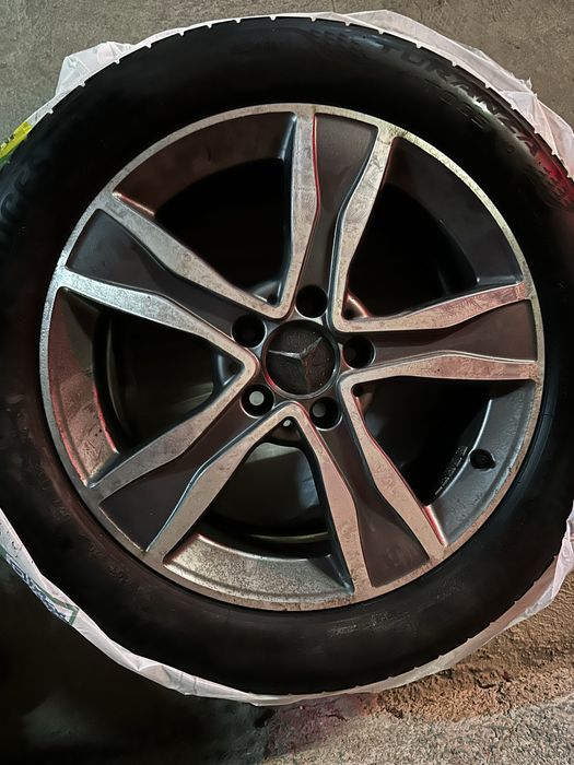 Vand jante Mercedes originale  pe 17 cu tot cu anvelope