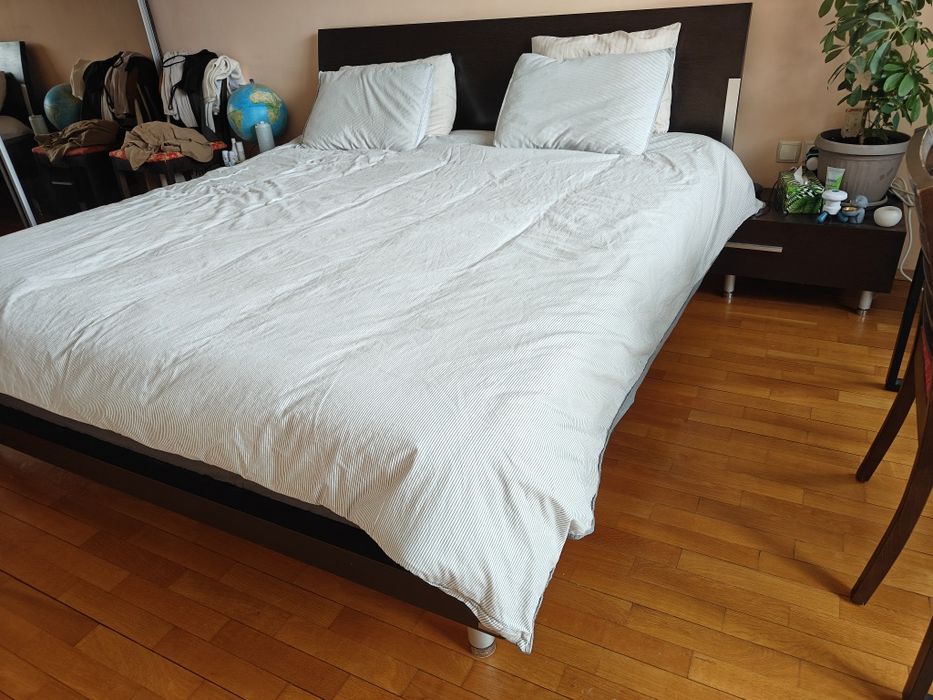 Комплект от масивна дървесина спалня 180х200см с 2 бр нощни шкафчета