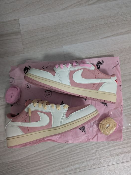 Jordan 1 travis scott