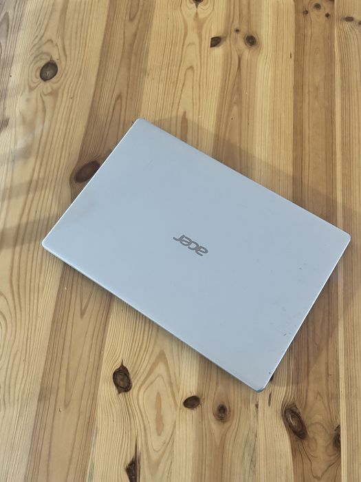 Acer Aspire 3• Procesor ryzen 7• SSD 512gb• placa video 2gb