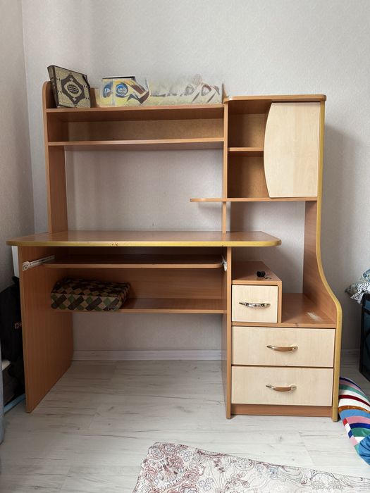 Стол компьютерный