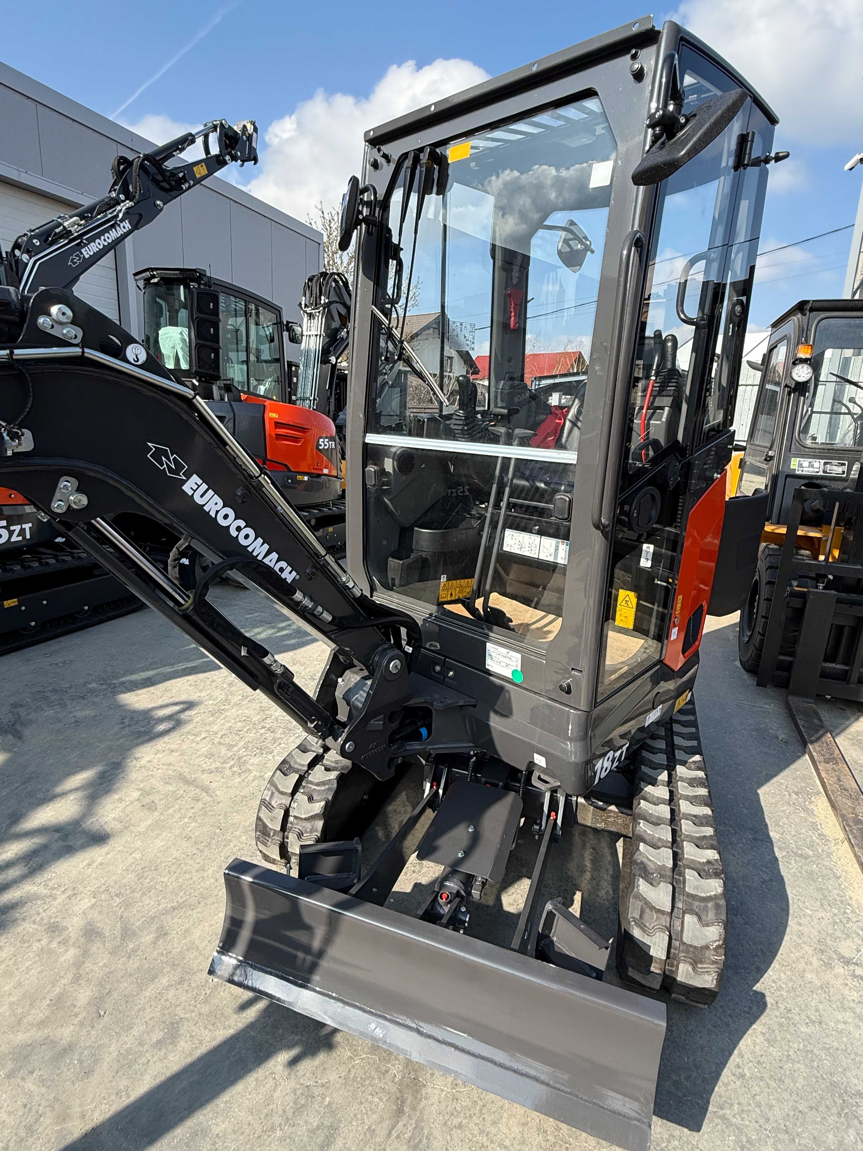 Mini Excavator NOU EUROCOMACH 18ZT Italia 2T 5 ANI Garantie 3 CUPE
