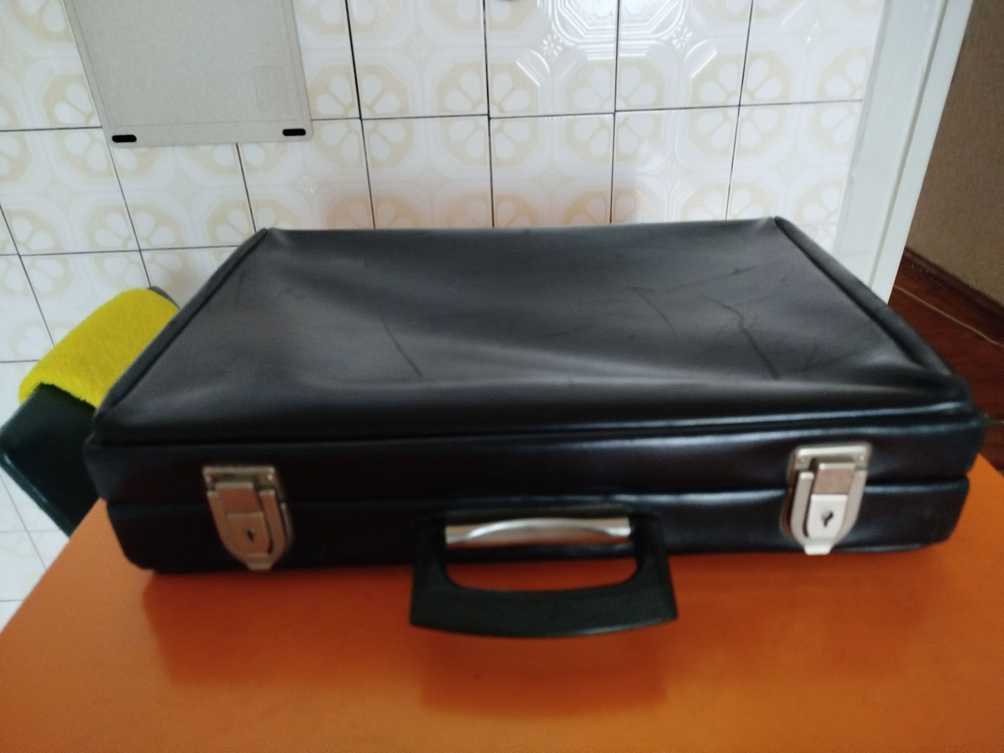 Чемоданы советские