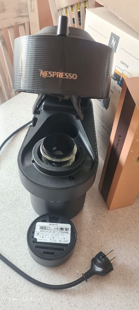 Кафе машина Nespreso verto pop