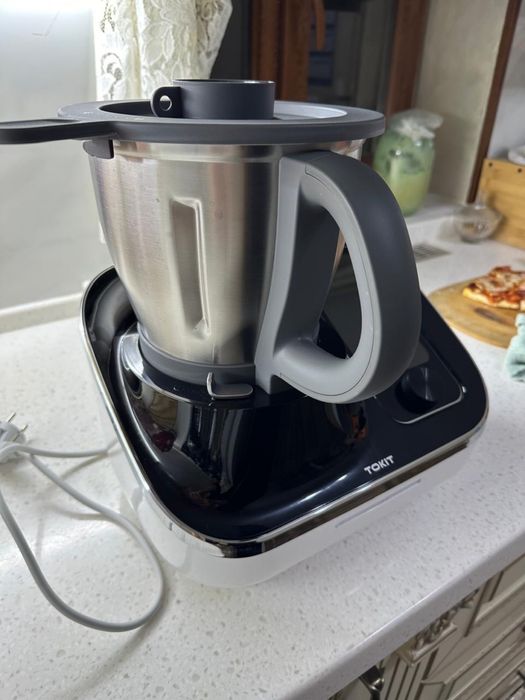 Кухонный комбайн/робот Tokit — новый, не использовался
