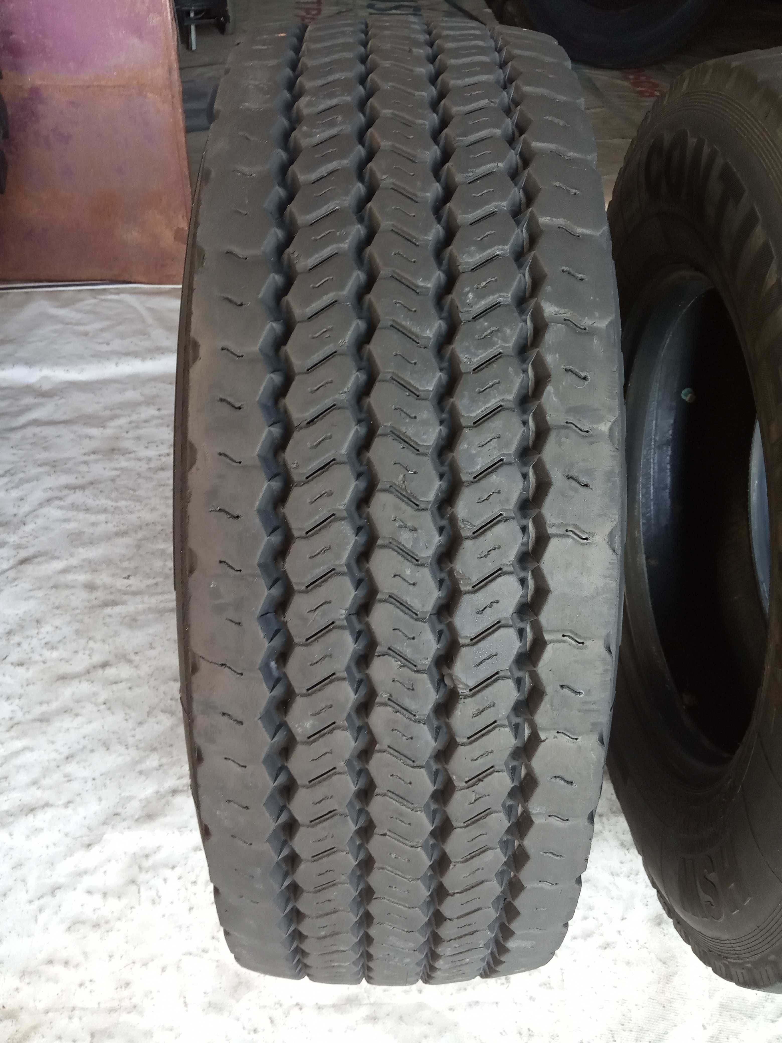 2 тежкотоварни гуми 285/70R19.5 Continental Scandinavia HSW 145/143М