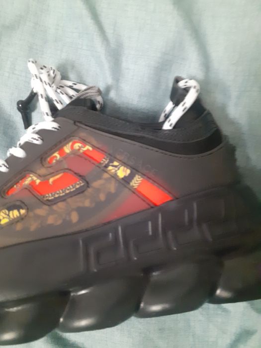 Versace chain reaction corona