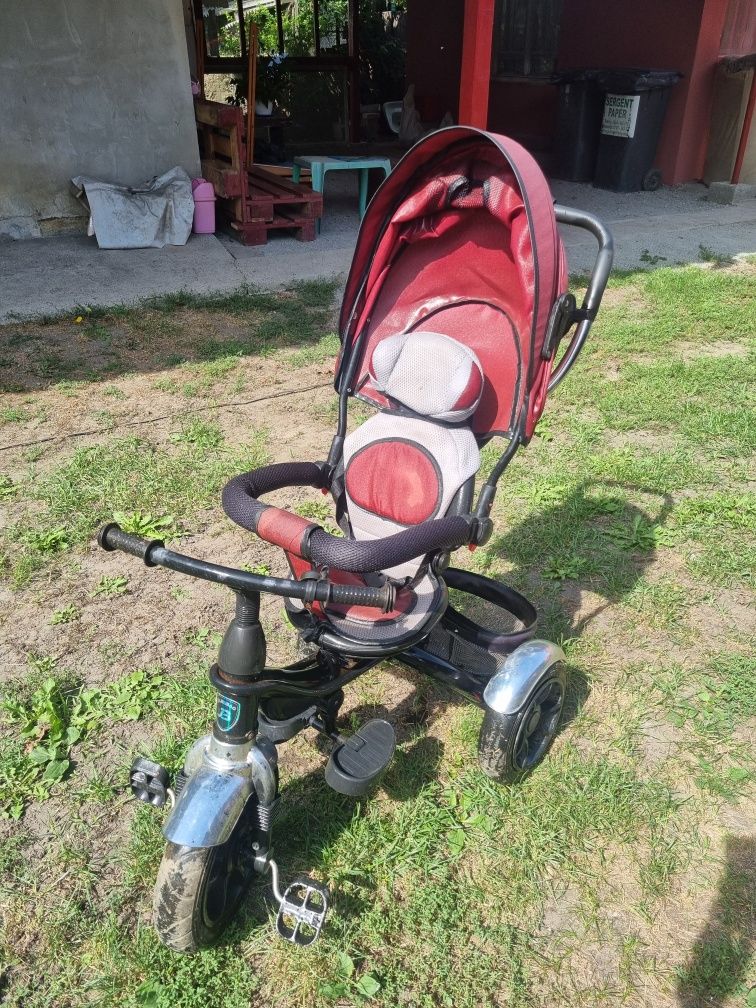 Vând tricicleta copii