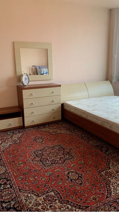 Продам спальный гарнитур