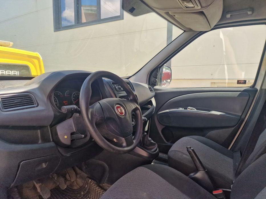 Dezmembrez Fiat Doblo 1.3  66KW an 2011 cod 263A2000