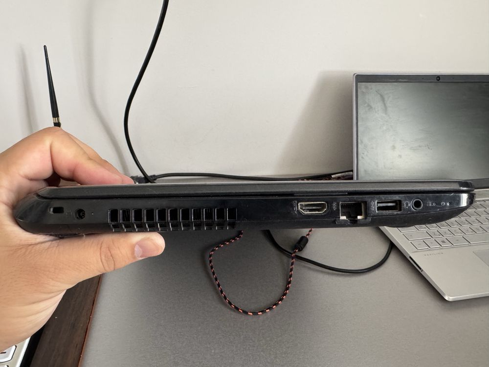 Продаю Ноутбук HP core i3 рабочий срочно