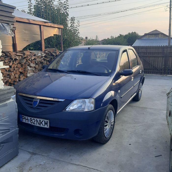 Vând Dacia Logan