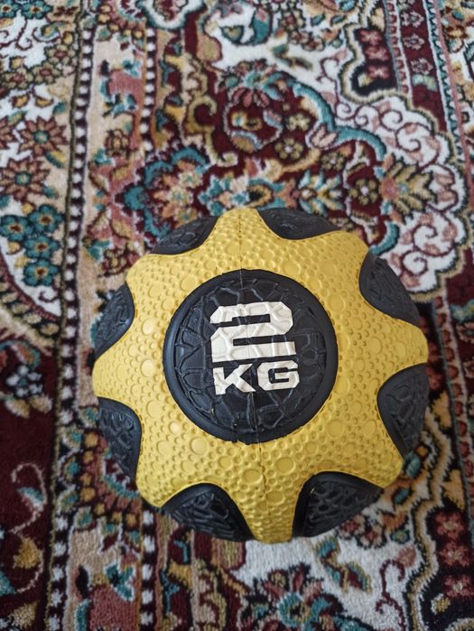 2 kgli to'p sotiladi