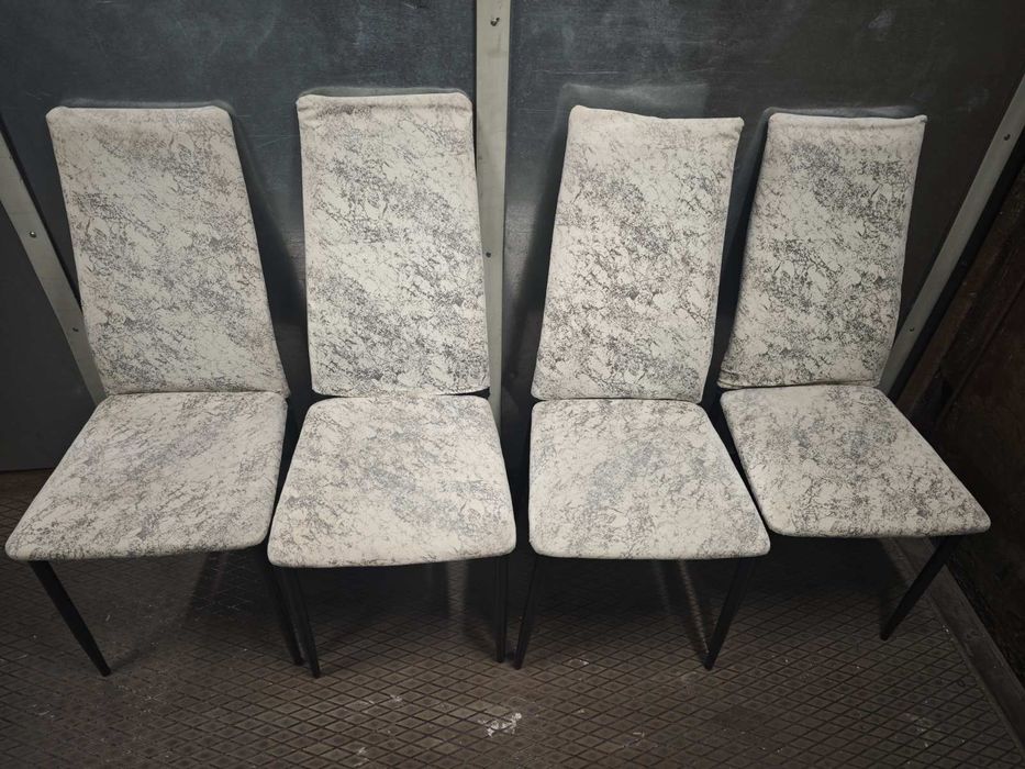 Трапезни столове