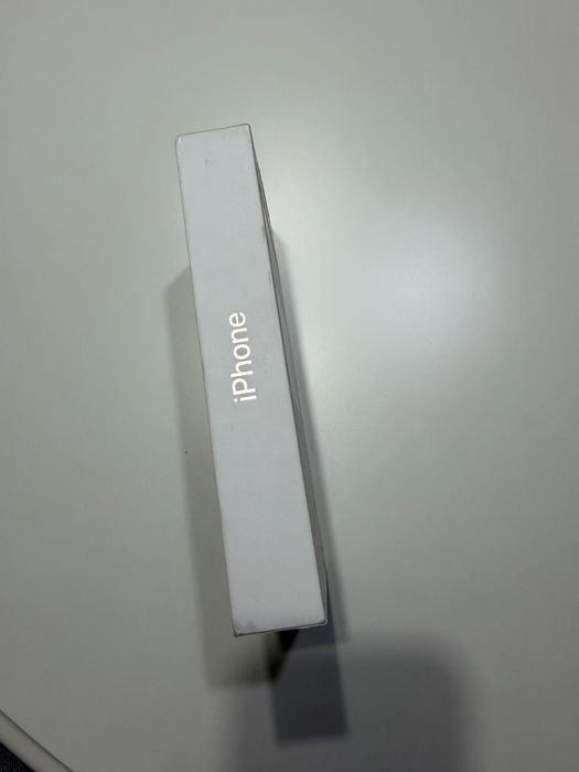 Cutie goala Iphone 16 pro