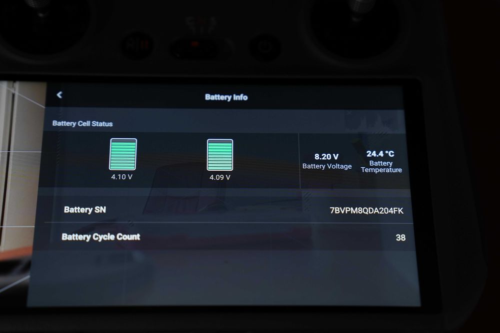 DJI Mini 4 Pro Drona 4 K Fly More Combo + DJI RC 2