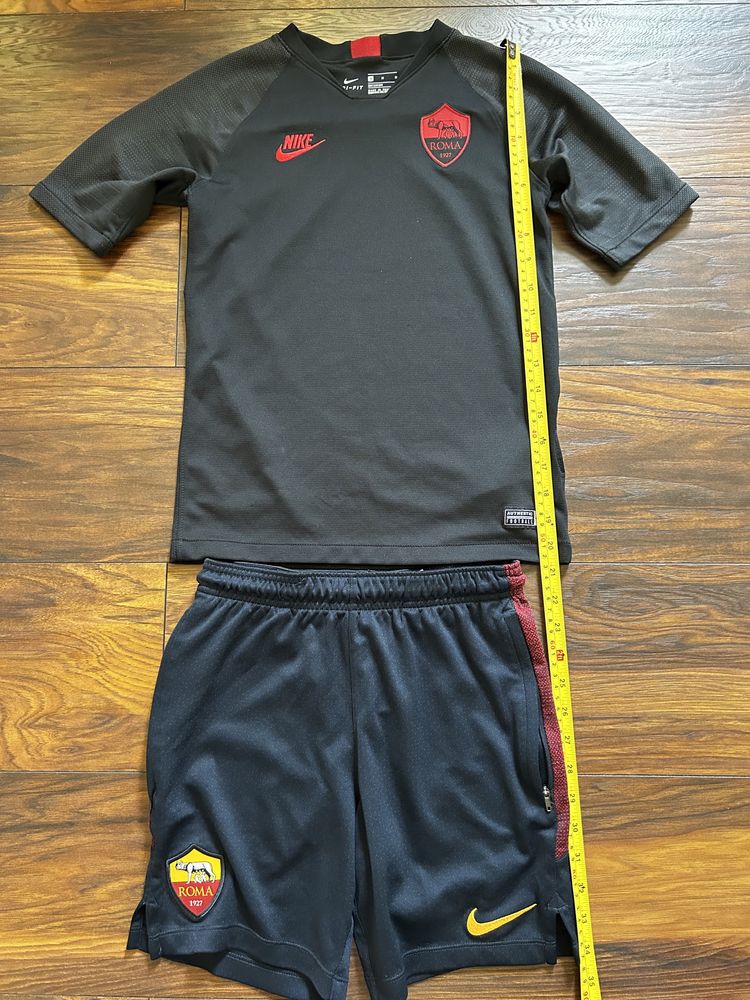 Vând set nike original (roma), mărimea 137-143 cm