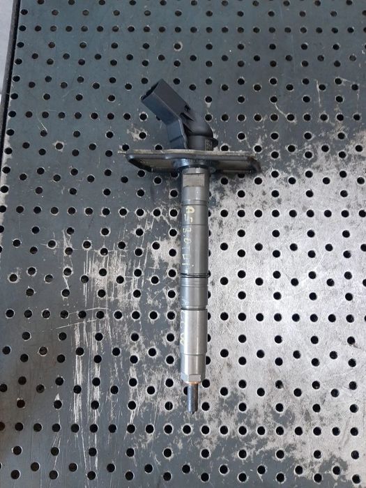 injector 2.7 tdi 3.0 tdi audi a4 b8 audi a5 audi a6 c6 4f  audi q5 059130277be  0445116023