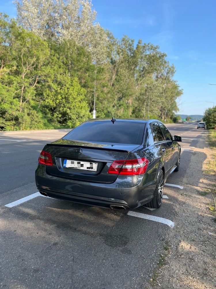 Vand Mercedes E Class pachet AMG
